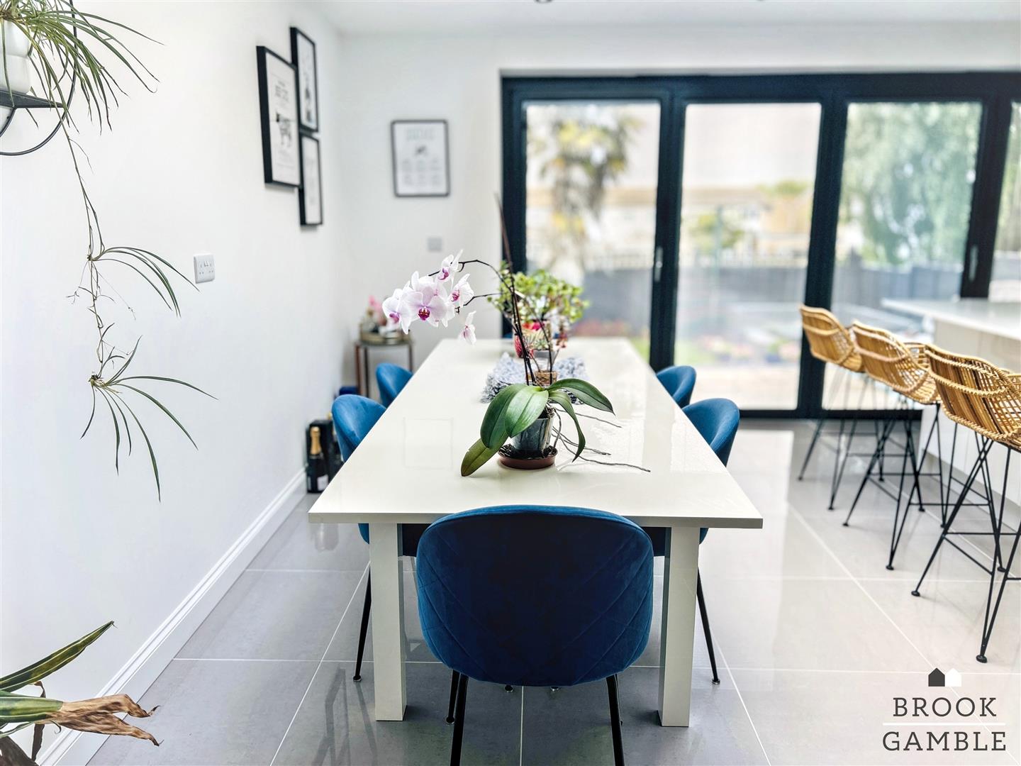 4 Bedroom House - Detached. Northbourne Road in Eastbourne, East Sussex 17